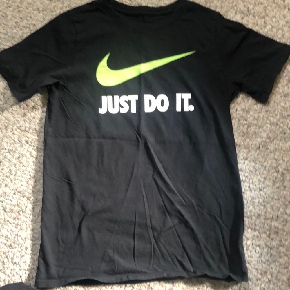 Nike youth tee